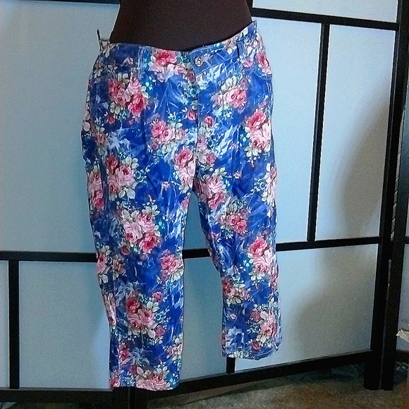 Exocet Floral cropped jeans with some stretch (size 18) - Picture 1 of 8